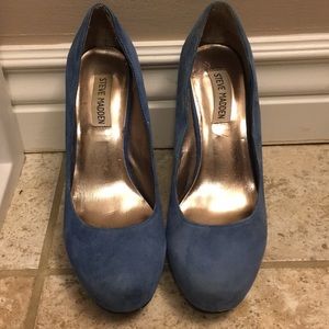 Blue suede pumps